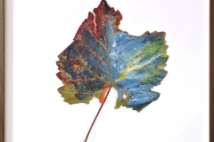 Blattscape No 166 | 2020 | 11 x 18 cm | Blatt (gummiert), Acryl, Garn, Perlen